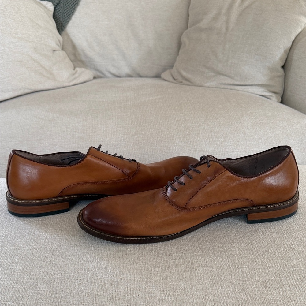Men's Classic Tan Leather Oxford Shoes